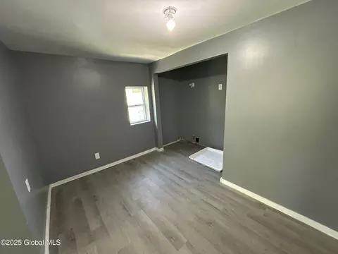 802 Davis Ter, Schenectady, NY 12303 photo 19