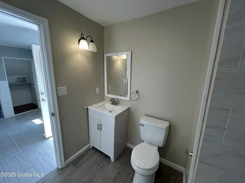 802 Davis Ter, Schenectady, NY 12303 photo 13