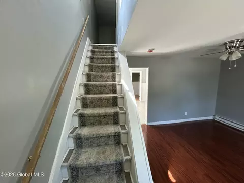 802 Davis Ter, Schenectady, NY 12303 photo 14