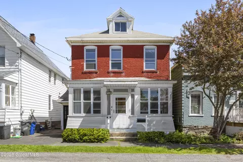 9 Archibald St, Watervliet, NY 12189