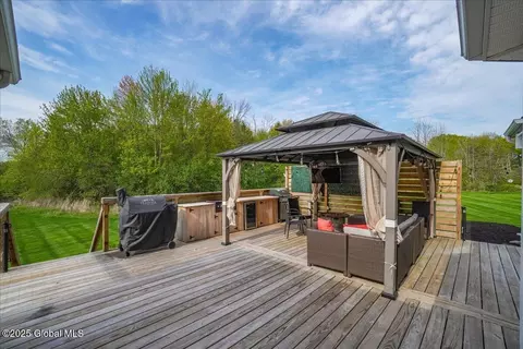 Exterior - 118 Appleton Rd, Rexford, NY 12148 photo 13 of 27