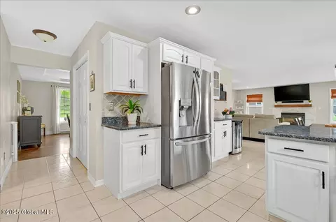 Kitchen - 118 Appleton Rd, Rexford, NY 12148 photo 4 of 4