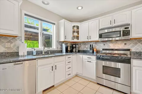 Kitchen - 118 Appleton Rd, Rexford, NY 12148 photo 2 of 4