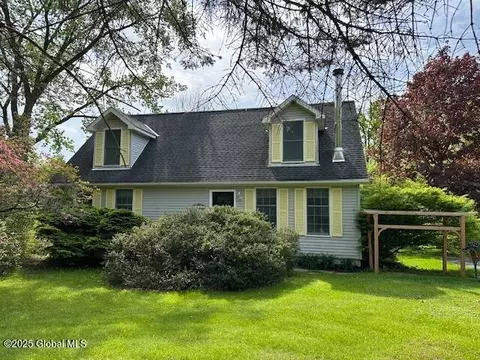 422 Blodgett Hill Rd, Ravena, NY 12143