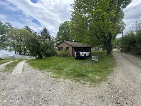 157 Mullen Bay Ln, Westport, NY 12993
