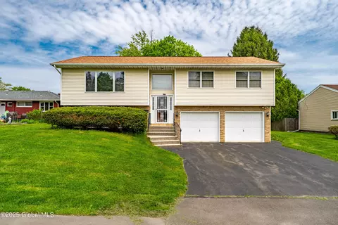 7 Caroline St # A, Latham, NY 12110