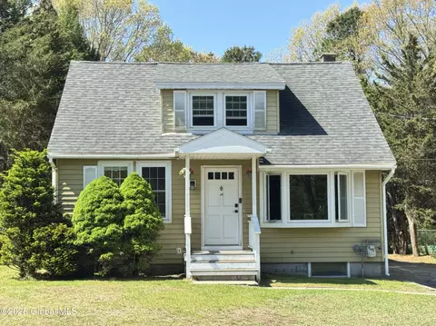 14 Wendom Rd, Albany, NY 12203