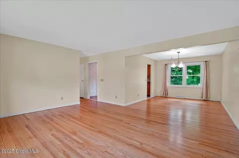 44 Fredericks Rd, Glenville, NY 12302 photo 11