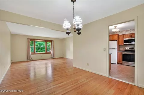 44 Fredericks Rd, Glenville, NY 12302 photo 2
