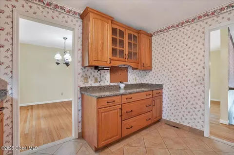 44 Fredericks Rd, Glenville, NY 12302 photo 14