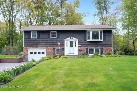 44 Fredericks Rd, Glenville, NY 12302