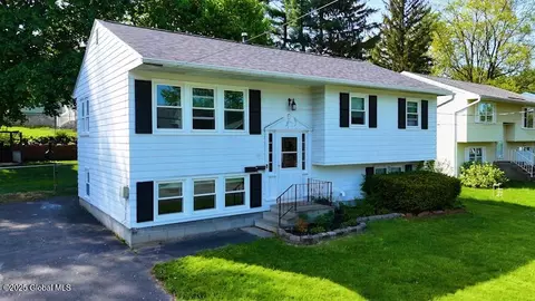 17 Clifford Ave, Latham, NY 12110