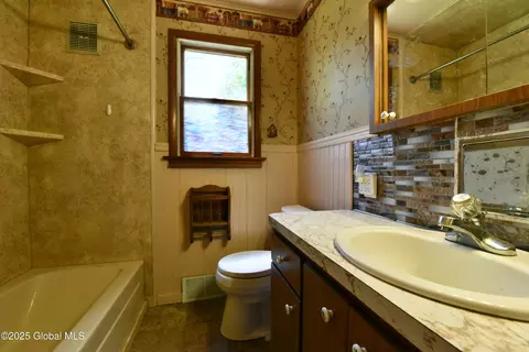 168 Birch Ln, Glenville, NY 12302 photo 20