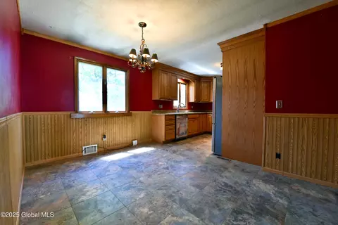 168 Birch Ln, Glenville, NY 12302 photo 10