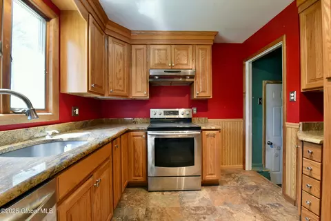 168 Birch Ln, Glenville, NY 12302 photo 12