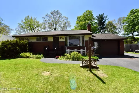 168 Birch Ln, Glenville, NY 12302 photo 2