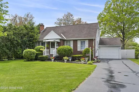 2125 Ferguson St, Schenectady, NY 12303