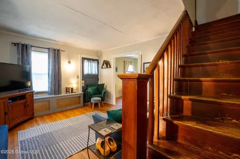 Entry Way - 8 Pineridge Pl, Delmar, NY 12054 photo 5 of 5