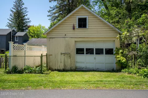 Exterior - 8 Pineridge Pl, Delmar, NY 12054 photo 4 of 4