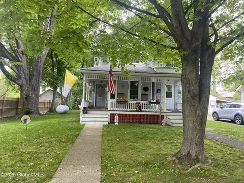 24-26 Avenue A, Cambridge, NY 12816