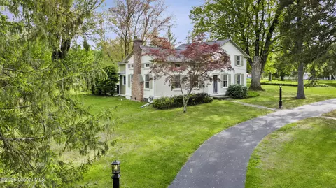 808 Feura Bush Rd, Delmar, NY 12054
