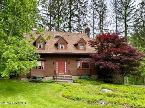 1717 New Scotland Rd, Slingerlands, NY 12159