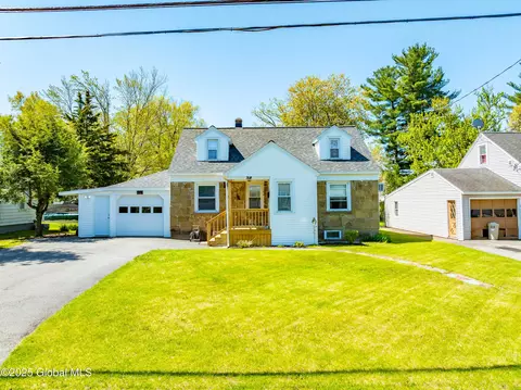 2081 Chepstow Rd, Schenectady, NY 12303