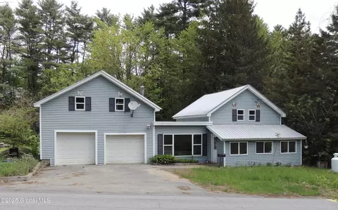 30 Prospect St, Warrensburg, NY 12885