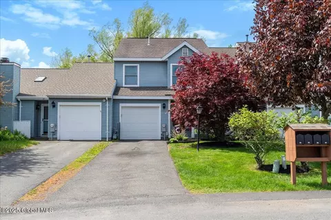 36 Justine Ct, Rensselaer, NY 12144