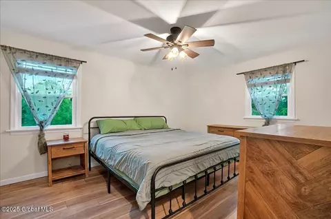 Bedroom - 678 Riverview Rd, Rexford, NY 12148 photo 4 of 6