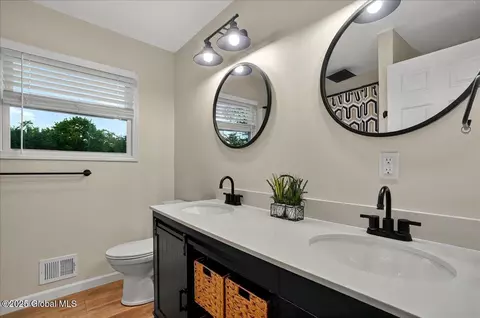 Bath - 678 Riverview Rd, Rexford, NY 12148 photo 3 of 3