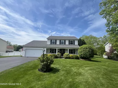 28 Copperfield Dr, Waterford, NY 12188