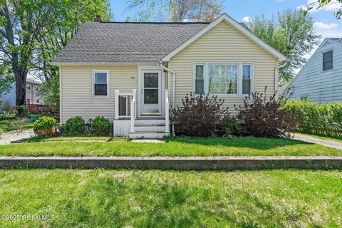1 Elizabeth St, Rensselaer, NY 12144