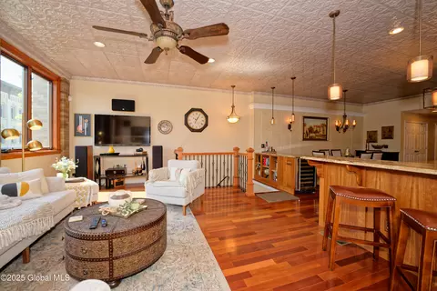 79 3rd St, Troy, NY 12180 photo 6