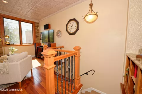 79 3rd St, Troy, NY 12180 photo 3