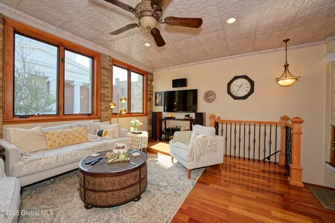 79 3rd St, Troy, NY 12180 photo 7