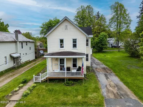 110 Oak St, Corinth, NY 12822