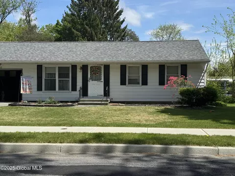 57 Vanderbilt Ave, Saratoga Springs, NY 12866