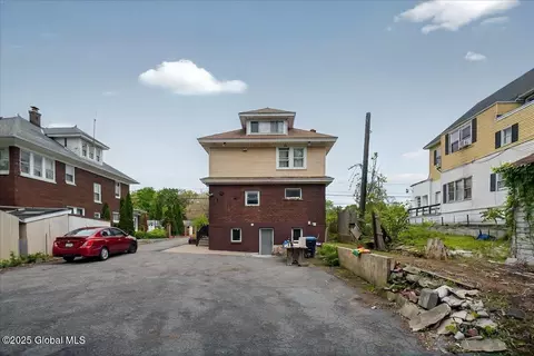 1576 State St, Schenectady, NY 12304 photo 9