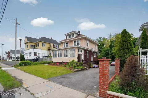 1576 State St, Schenectady, NY 12304 photo 4