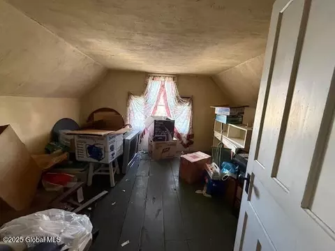 Bedroom - 1237 Glenwood Blvd, Schenectady, NY 12308 photo 6 of 6