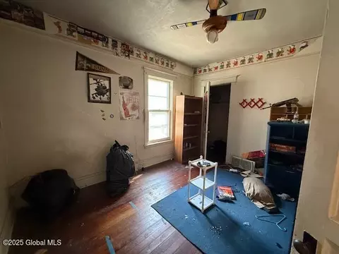 Bedroom - 1237 Glenwood Blvd, Schenectady, NY 12308 photo 3 of 6