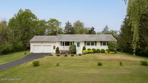 215 Flats Rd, Athens, NY 12015