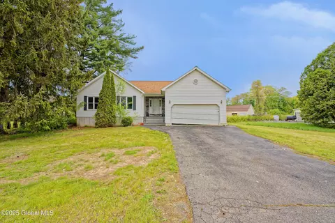 2188 Lynn St, Schenectady, NY 12306