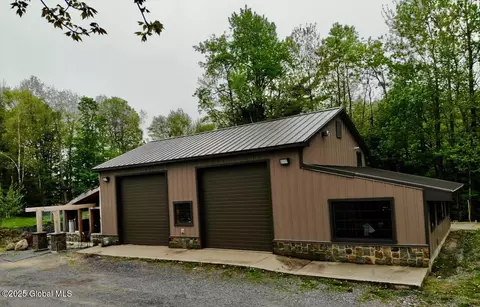 7331 Bills Rd, Middle Grove, NY 12850