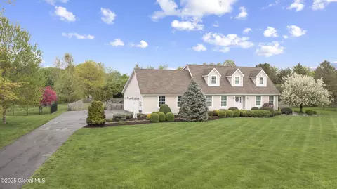 10 James Ln, Kinderhook, NY 12106