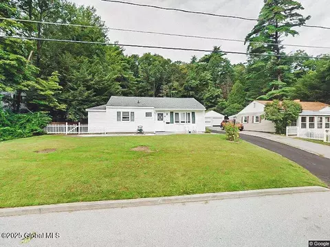 28 Cooper St, Lake George, NY 12845