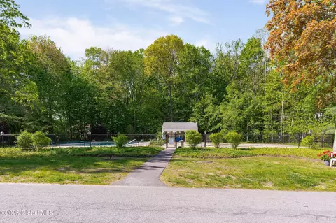 24 Chestnut Rd, Delmar, NY 12054 photo 33