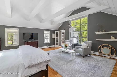 Bedroom - 93 Font Grove Rd, Slingerlands, NY 12159 photo 2 of 6