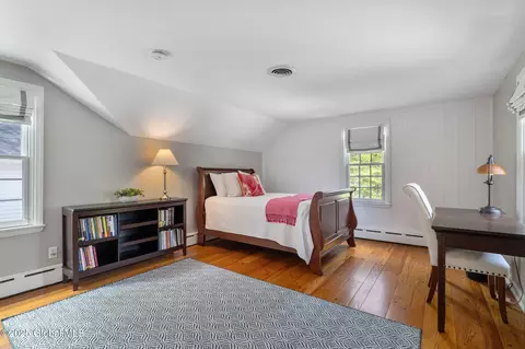 Bedroom - 93 Font Grove Rd, Slingerlands, NY 12159 photo 3 of 6